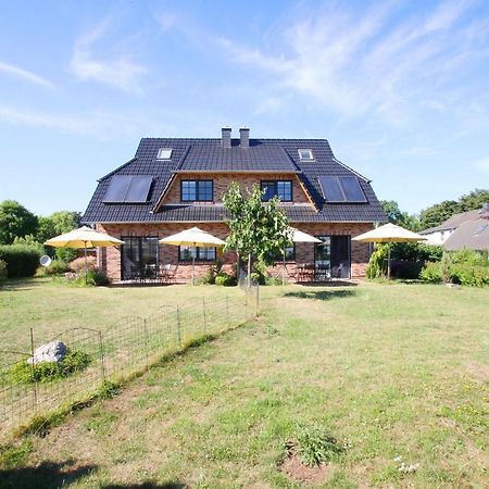 Ostseehaus Lea Doppelhaushaelfte Wiek auf Ruegen Exterior photo