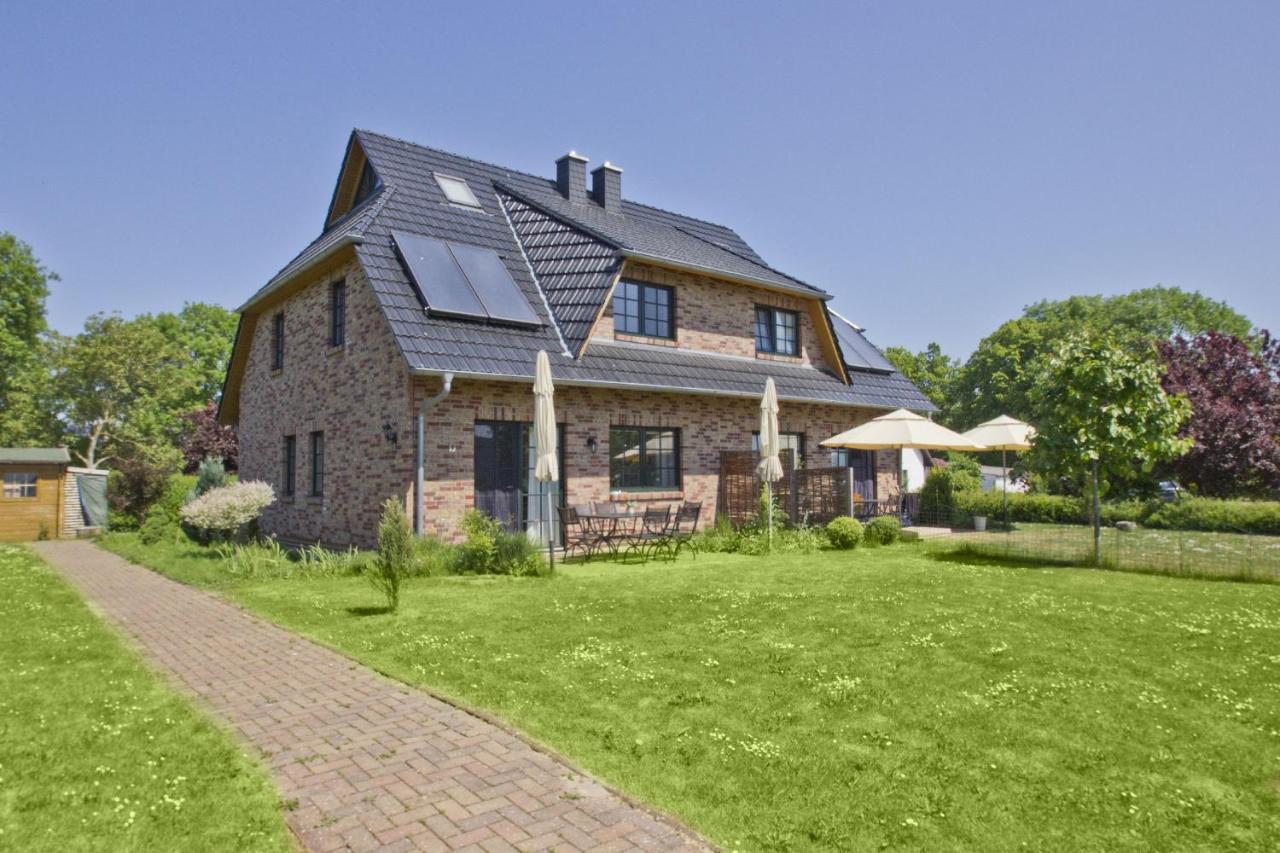 Ostseehaus Lea Doppelhaushaelfte Wiek auf Ruegen Exterior photo