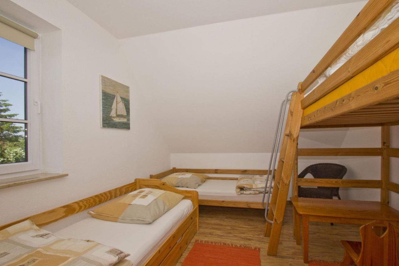 Ostseehaus Lea Doppelhaushaelfte Wiek auf Ruegen Exterior photo
